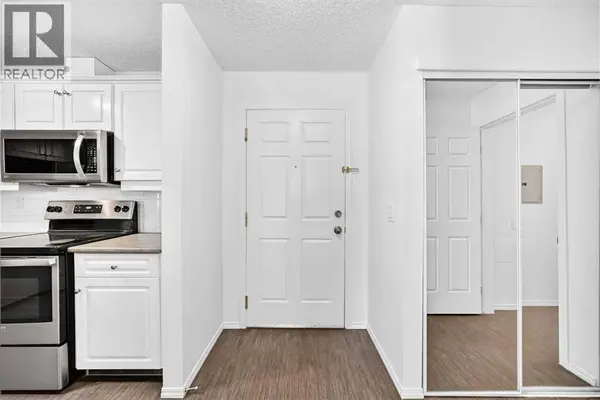 209, 260 Shawville Way SE, Calgary, AB T2Y3Z7