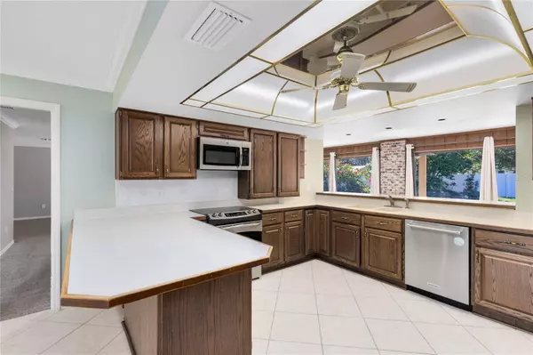 2324 ROBERT CT, Kissimmee, FL 34741