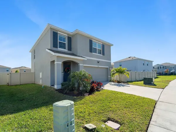 5568 WANDERING WILLOW DR, Wesley Chapel, FL 33545