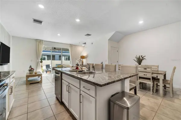 2916 PEONY PRAIRIE LN, Wesley Chapel, FL 33543