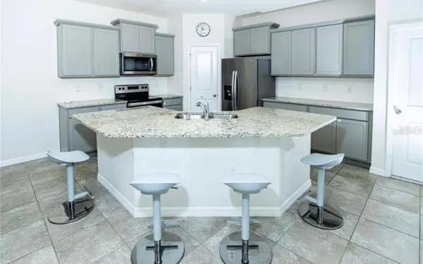 7916 STONEBROOK CIR, Wesley Chapel, FL 33545