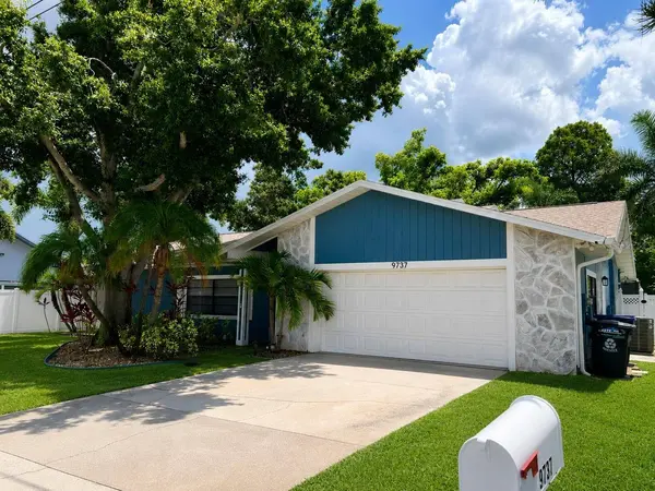 9737 135TH ST, Seminole, FL 33776