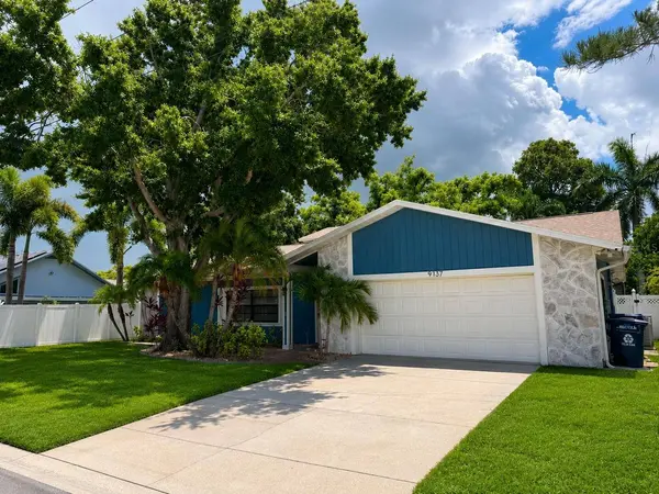 9737 135TH ST, Seminole, FL 33776