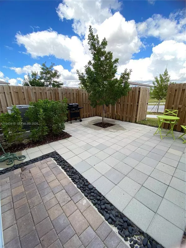 2627 SE 28th Dr, Homestead, FL 33035