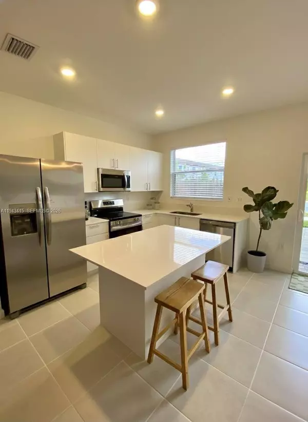 2627 SE 28th Dr, Homestead, FL 33035