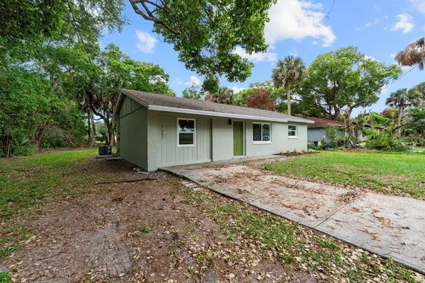 1087 SWAN ST, Melbourne, FL 32935