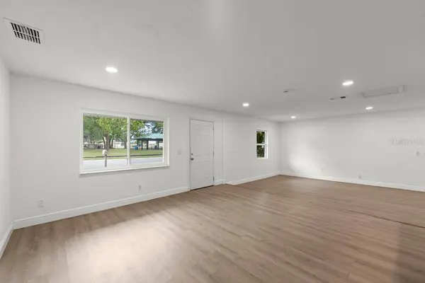 1087 SWAN ST, Melbourne, FL 32935