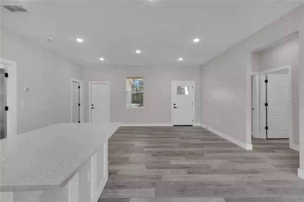 1341 EAST Pkwy, Deland, FL 32724