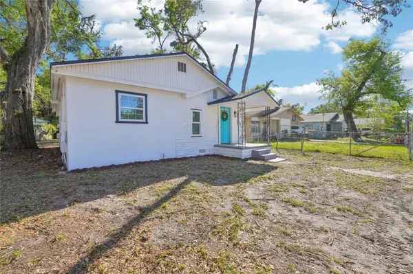 2111 E ELLICOTT ST, Tampa, FL 33610