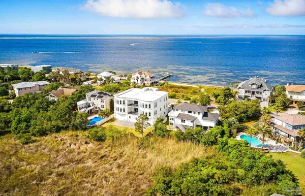 502 Deer Point Dr, Gulf Breeze, FL 32561