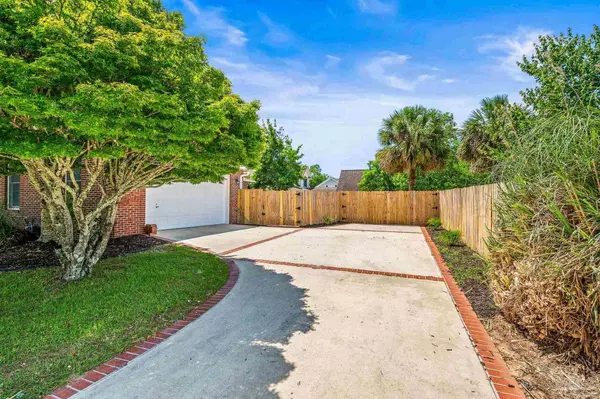 411 Mayberry St, Cantonment, FL 32533