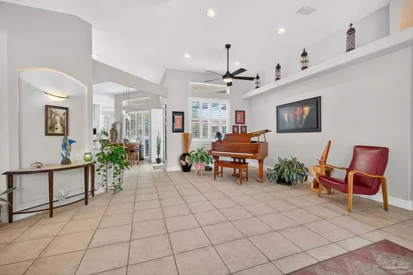 2103 Juno Cir, Pensacola, FL 32526