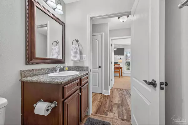 2527 Fiddlers Cir, Cantonment, FL 32533