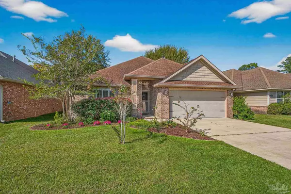 2527 Fiddlers Cir, Cantonment, FL 32533