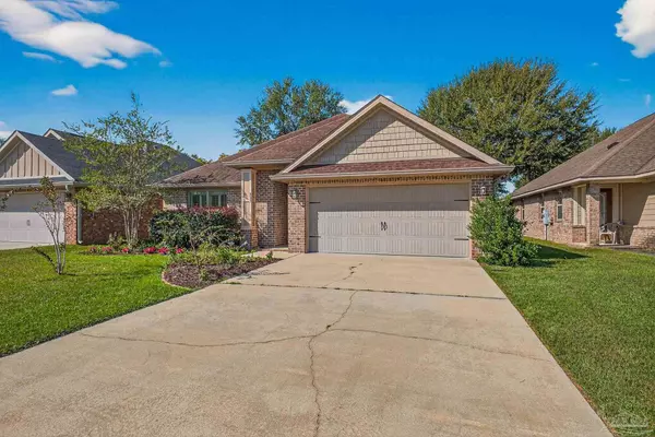 2527 Fiddlers Cir, Cantonment, FL 32533