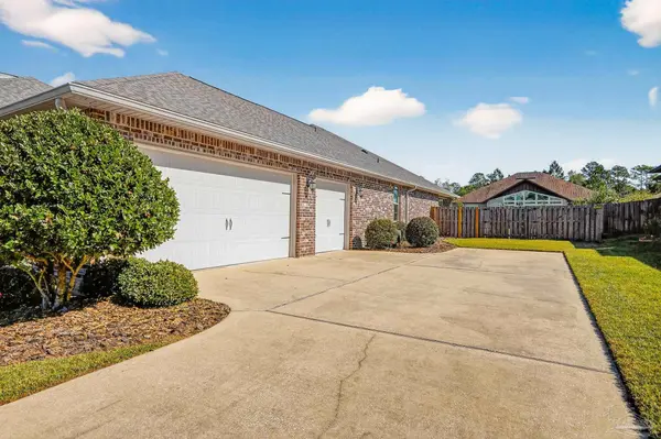 5992 Huntington Creek Blvd, Pensacola, FL 32526