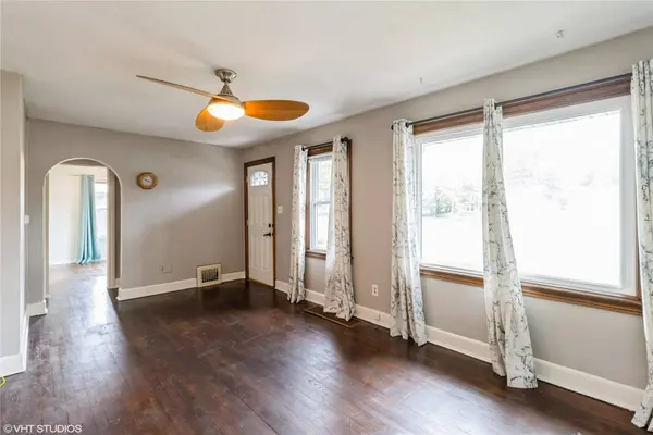 4512 Hickman Road, Des Moines, IA 50310