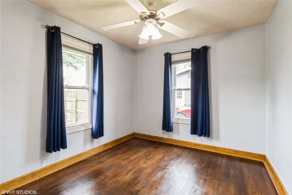 4512 Hickman Road, Des Moines, IA 50310