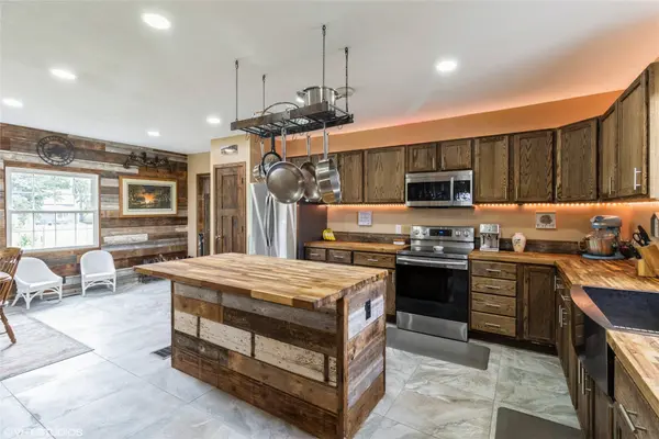 6721 W 140th Street N, Mingo, IA 50168