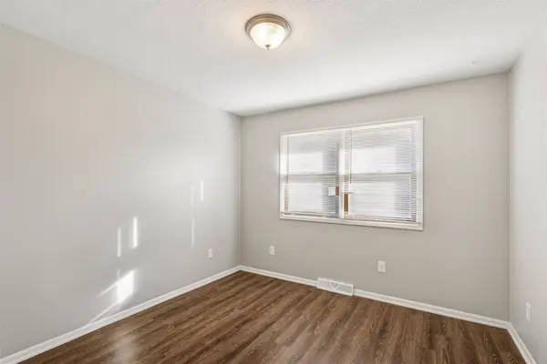 7708 Ridgemont Drive, Urbandale, IA 50322