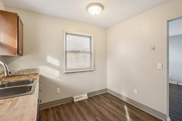 7708 Ridgemont Drive, Urbandale, IA 50322