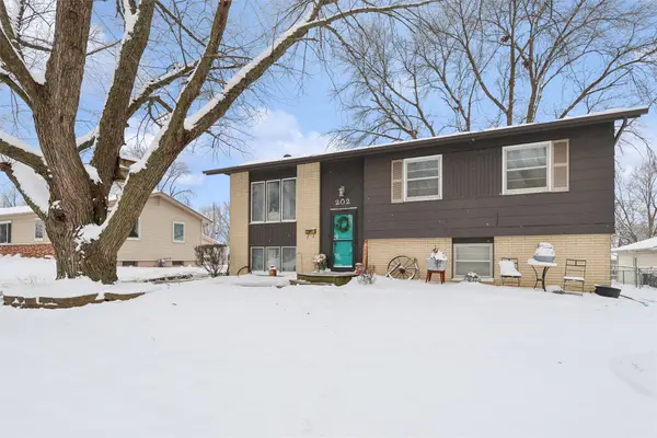 202 NE Crestmoor Place, Ankeny, IA 50021
