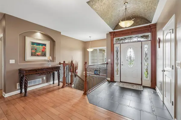 15203 Brookview Drive, Urbandale, IA 50323