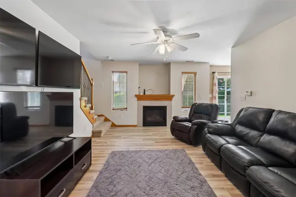 4154 100th Street #14, Urbandale, IA 50322