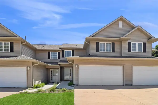 4154 100th Street #14, Urbandale, IA 50322
