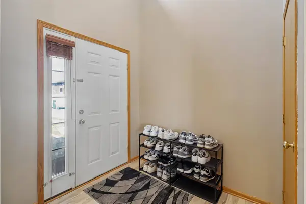 4154 100th Street #14, Urbandale, IA 50322