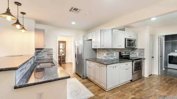 511 serenade, San Antonio, TX 78216