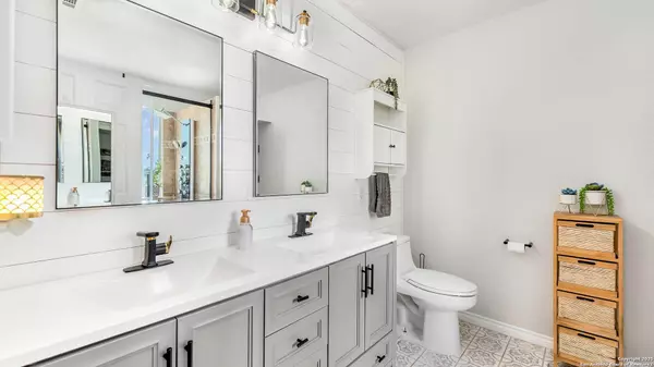 5911 Oak Blossom, San Antonio, TX 78250