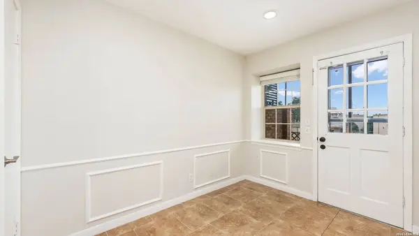 7500 Callaghan UNIT APT 232, San Antonio, TX 78229