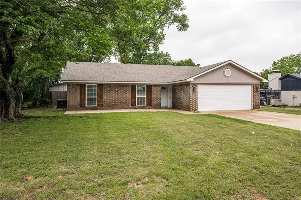 812 Ridgeway Road, Joshua, TX 76058