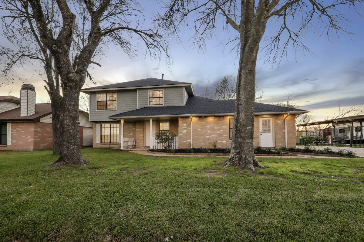 8409 Oleander St, Highlands, TX 77562-3133