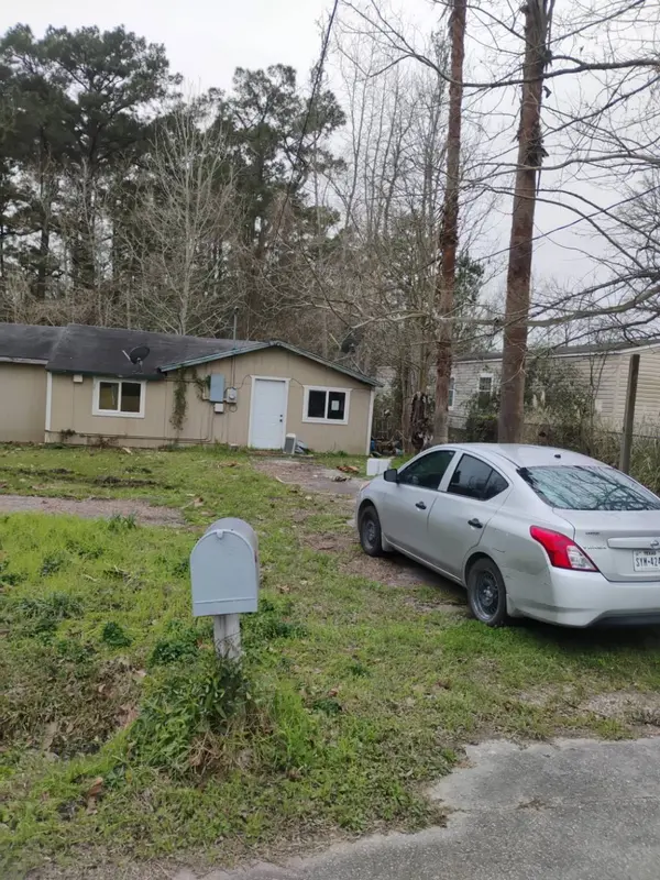 1245 Rainbow LN, Vidor, TX 77662