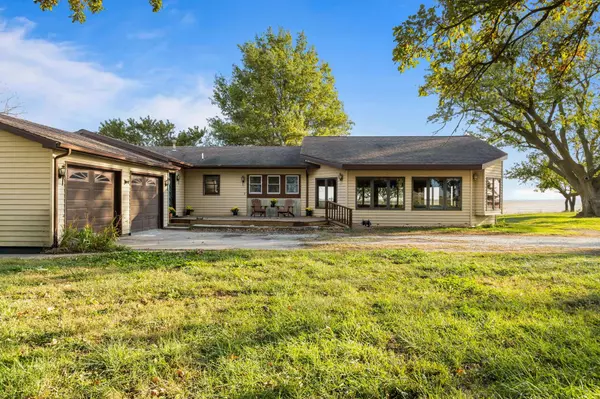 6719 S 104th Avenue W, Prairie City, IA 50228