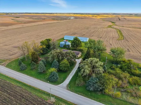 6719 S 104th Avenue W, Prairie City, IA 50228