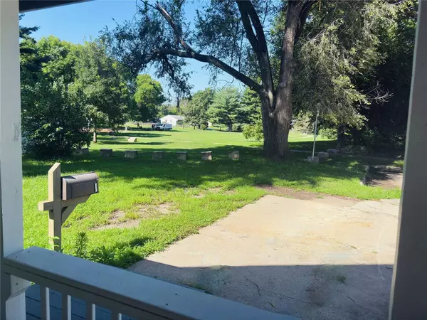 4031 E 8th Street, Des Moines, IA 50313