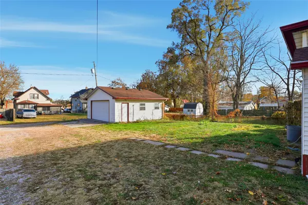 1225 E 13th Street, Des Moines, IA 50316