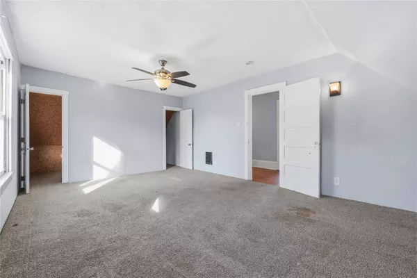 1225 E 13th Street, Des Moines, IA 50316