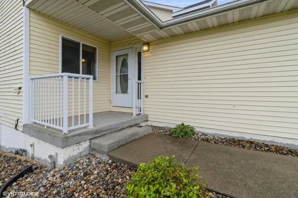 1017 10th Avenue NW, Altoona, IA 50009