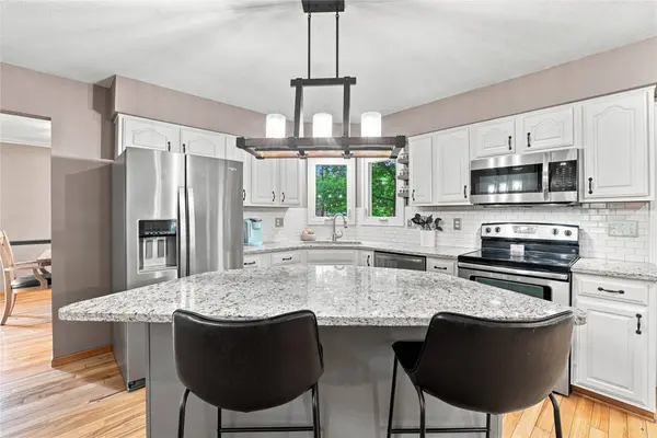1260 Bentwood Court, Altoona, IA 50009
