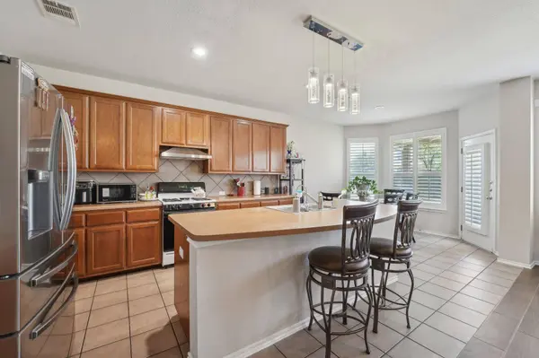 4013 Veiled Falls DR, Pflugerville, TX 78660