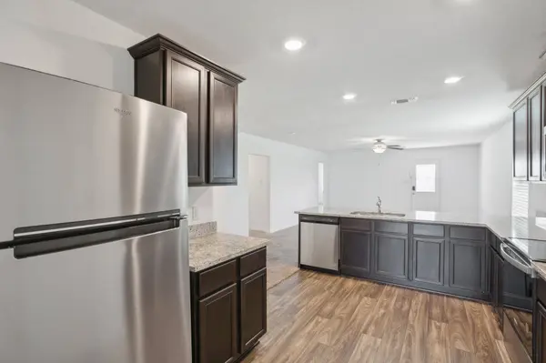 517 Riverdale DR, Jarrell, TX 76537