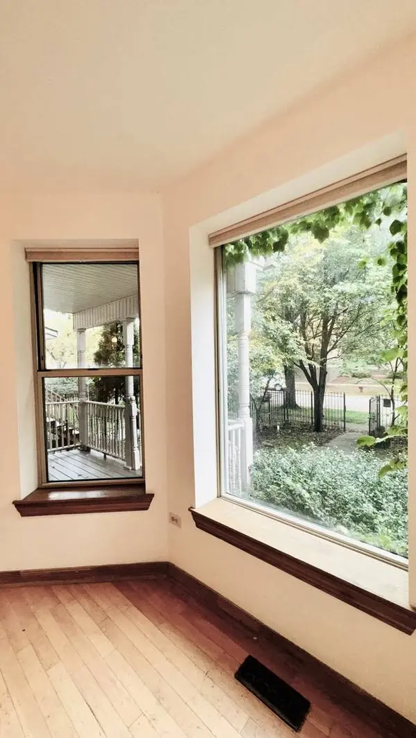 6128 S Kenwood AVE, Chicago, IL 60637