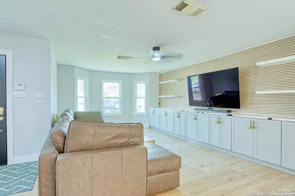 112 Springtree, Cibolo, TX 78108