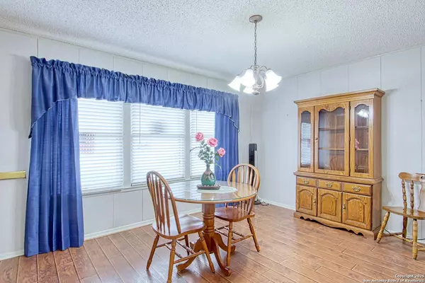 323 Hatcher Ave, San Antonio, TX 78223