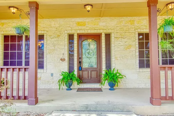 536 ROSE BRANCH DR, La Vernia, TX 78121-4767