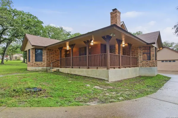 338 Twin Oaks Dr, La Vernia, TX 78121